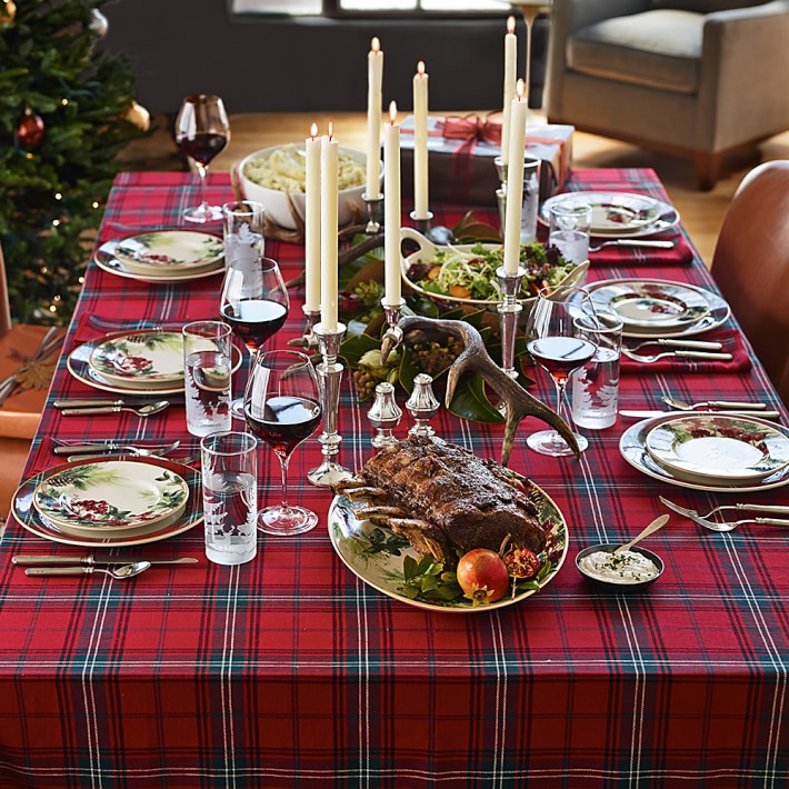 Oval Christmas Tablecloths -Classic Red Tablecloth-cheap banquet tablecloths