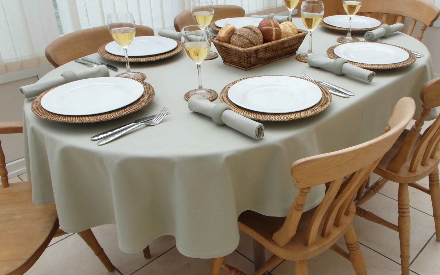 Pictures Of Dining Room Tables With Tablecloths