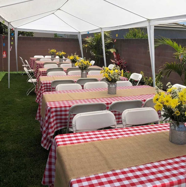 Adorable Table Design and Decor Ideas With Red Checkered Vinyl Tablecloths