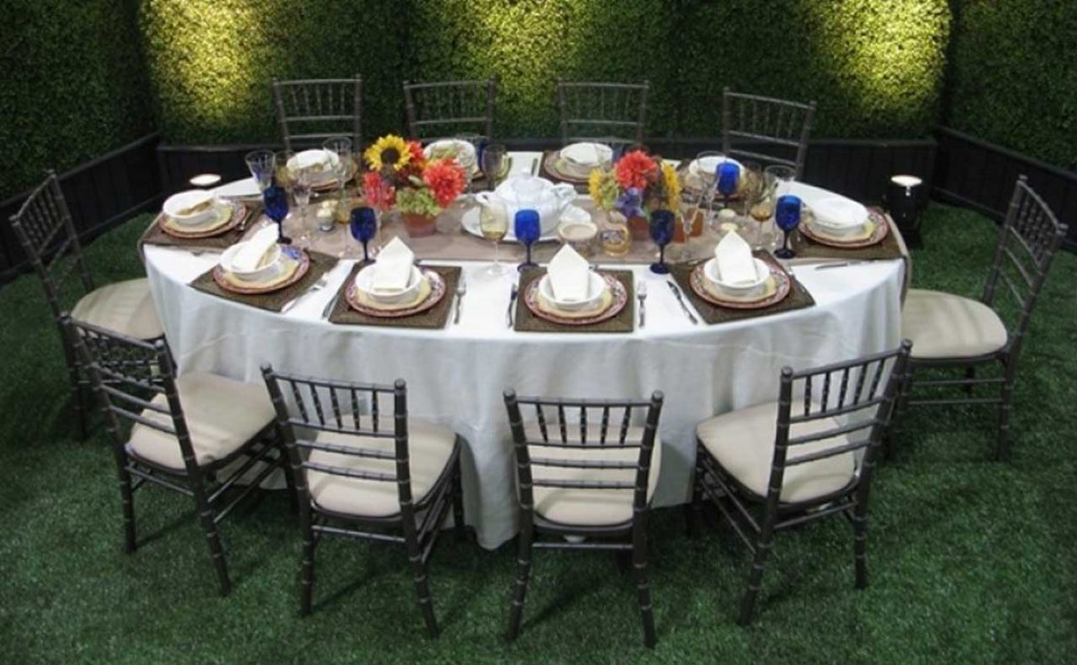 Shopping for 70 x 120 Oval Tablecloth? Here’s What You Need to Consider | Table Covers Depot
