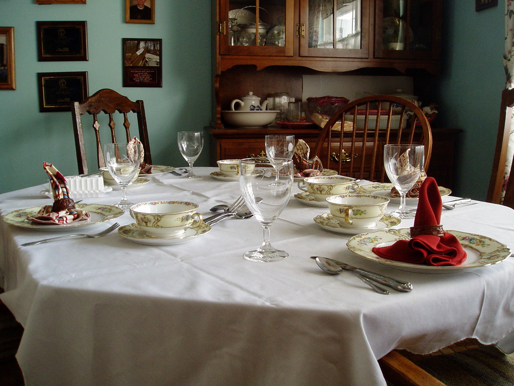 The Best Oval Thanksgiving Tablecloth Ideas for You | Table Covers Depot