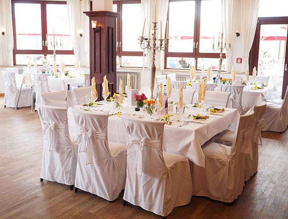4 Types of White Wedding Tablecloth That You Should Know | Table Covers Depot