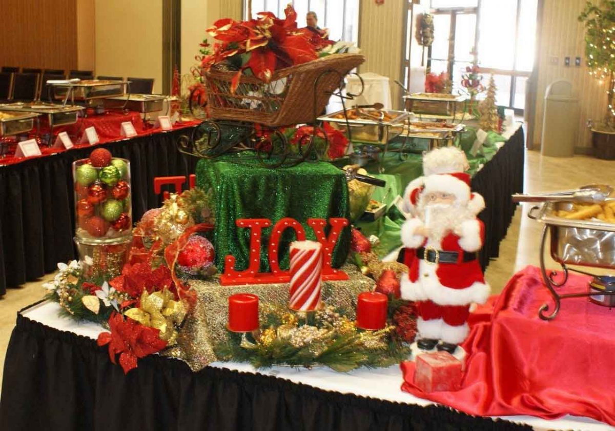 Ideas for Christmas Buffet Table Decorations? Check These Out! | Table Covers Depot