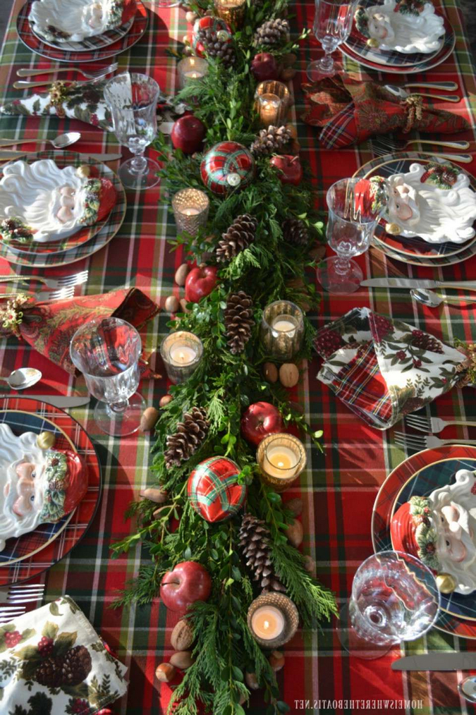 Simple Table Decorations for Christmas Table Settings | Table Covers Depot