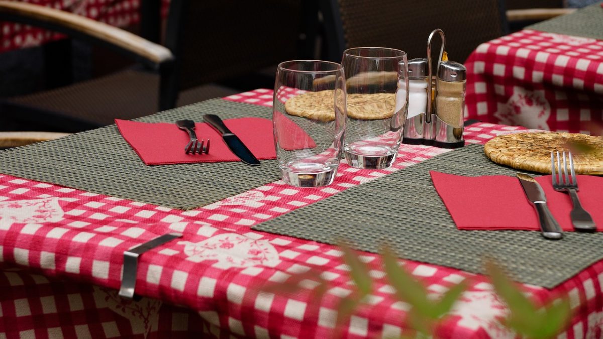 Personalized Napkins, Please Read This First Before You Do It! | Table Covers Depot