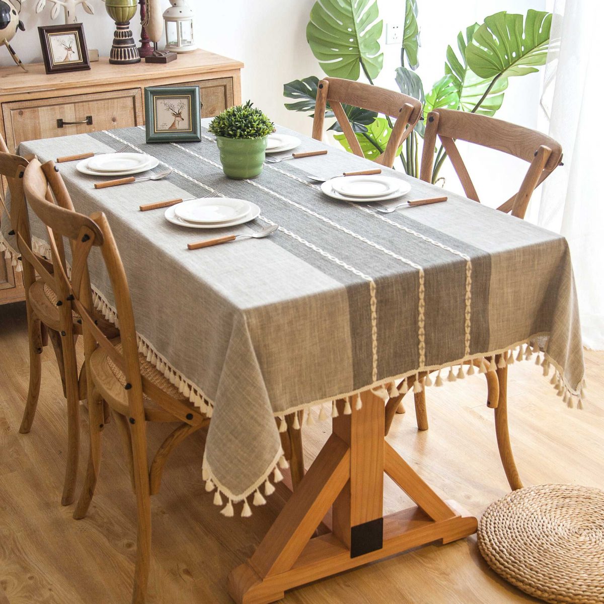 Elegant Table Décor Ideas With Oval Hemstitch Tablecloth To Beautify Your Dining | Table Covers Depot