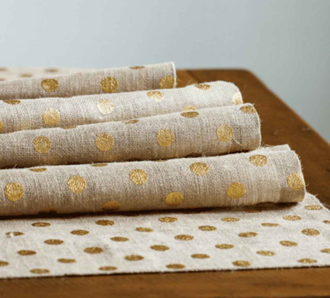 Best 5 Recommended Gold Wedding Table Runner Designs to make an Elegant Looks | Table Covers Depot