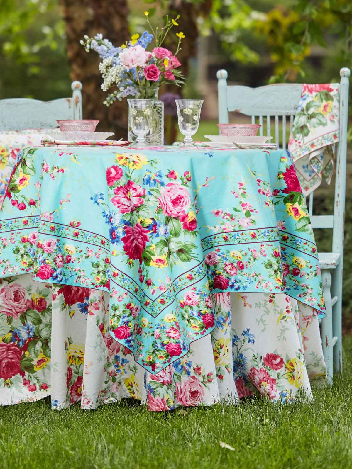 Shabby Chic Table Linens Ideas For Vintage Lovers | Table Covers Depot