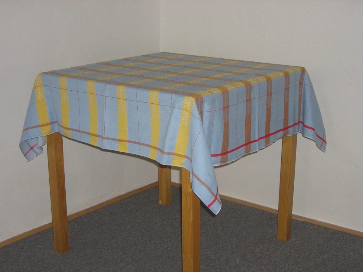 A Guide Of Standard Tablecloth Size You Should Know | Table Covers Depot