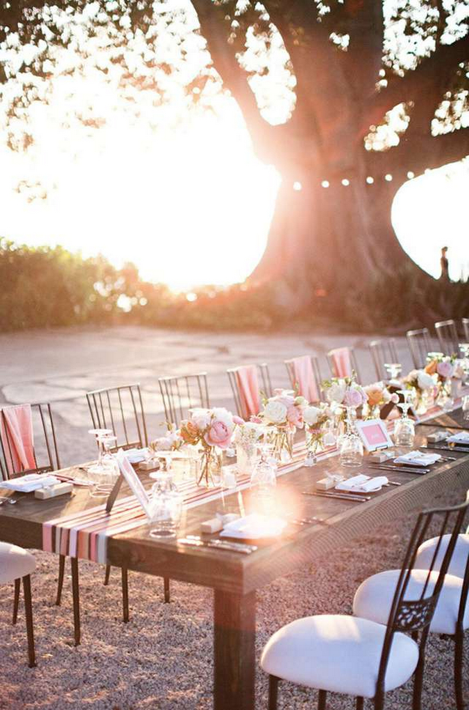 wedding table settings rustic-wedding table decorations ideas-outdoor wedding table settings