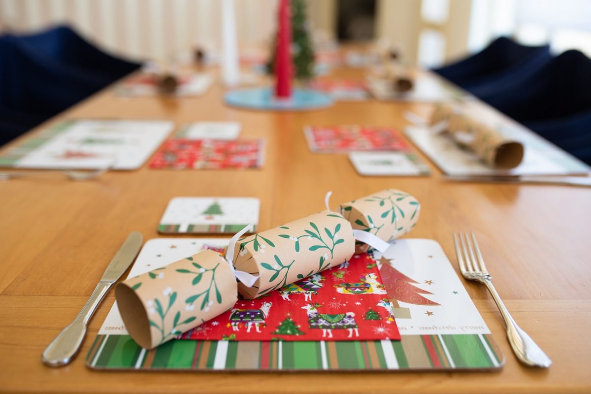 How To Clean And Care Wood Dining Table To Make It Look Shiny | Table Covers Depot