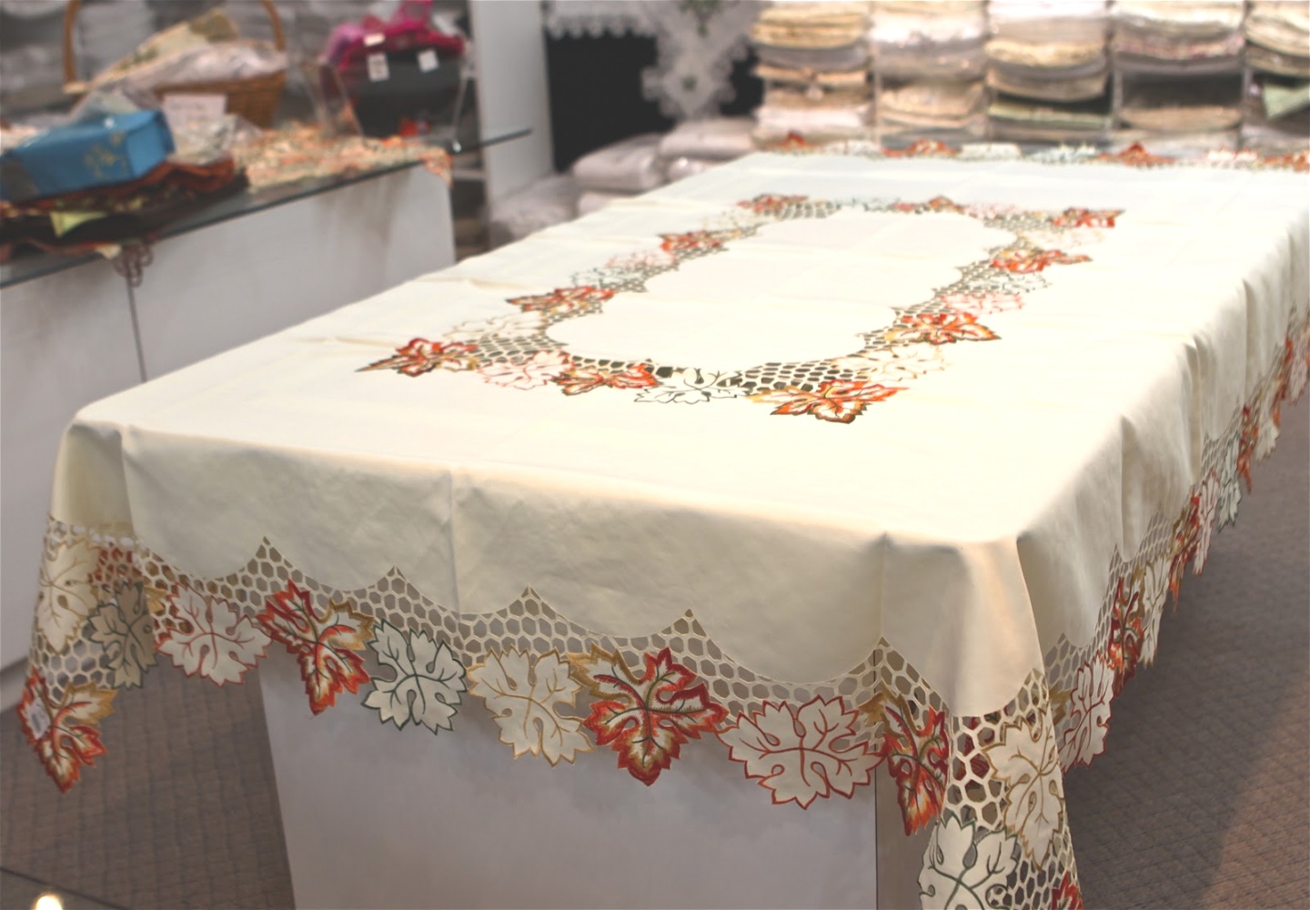 fall table linens | Nice Fall Tablecloths Ideas ~ Home Decorations | fall table linens