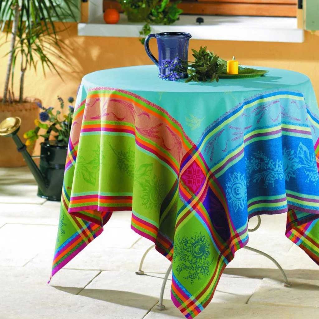 Here Are Some Table Linens Design to Makeover Your Dining Table