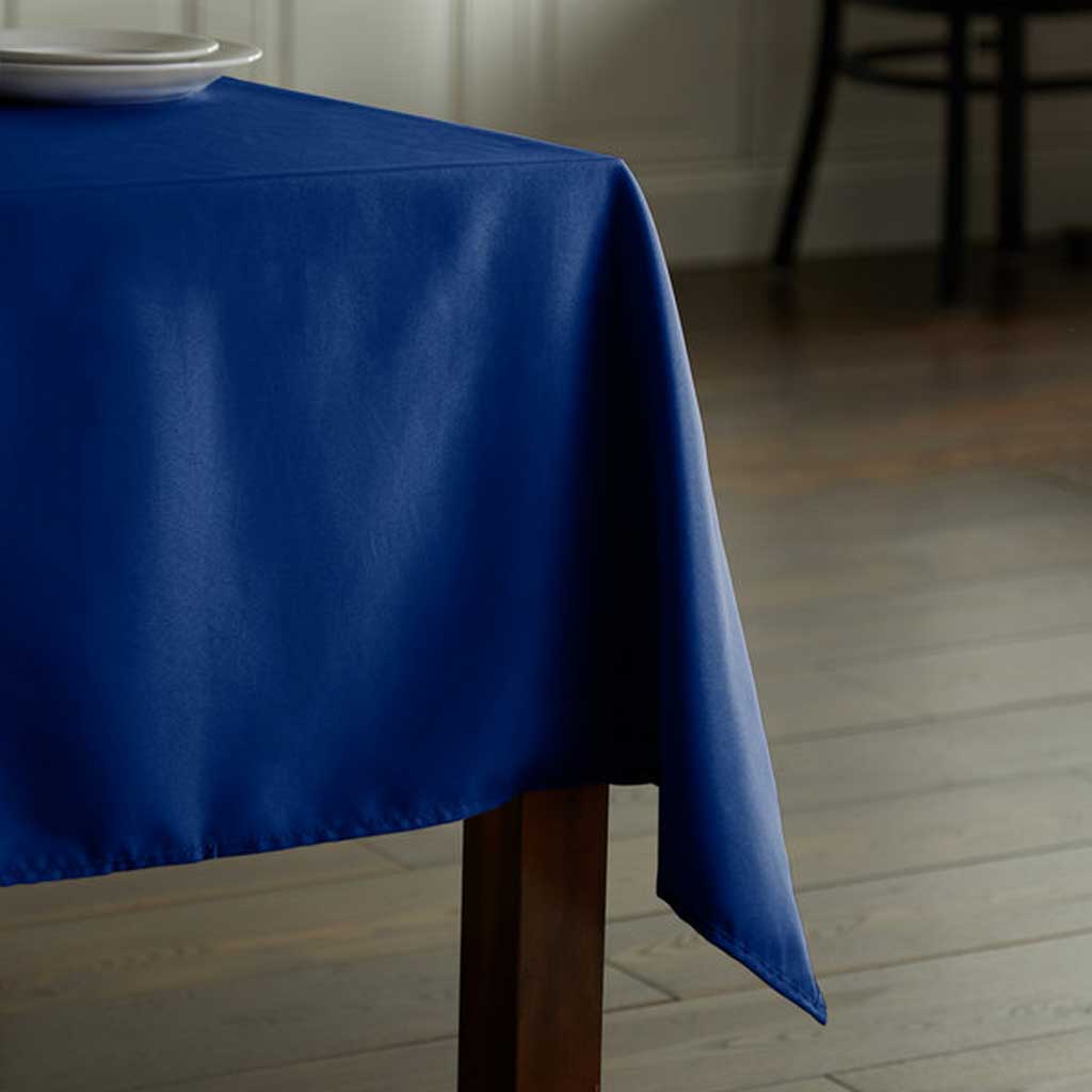 Types of Tablecloth in Royal Blue Hues for Your Special Occasions