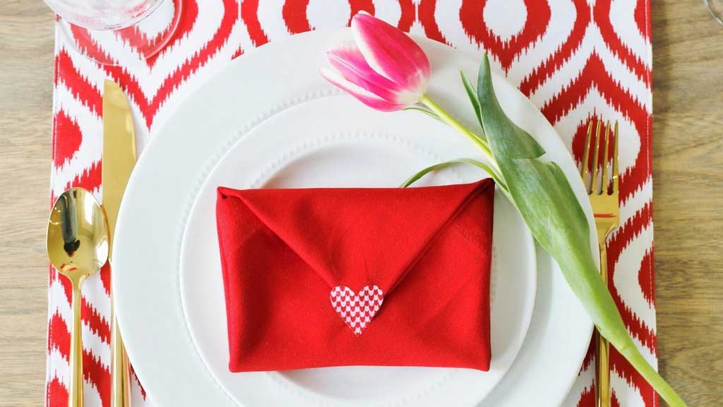 Napkin Folding That Will Enhance the Dining Table Appeal