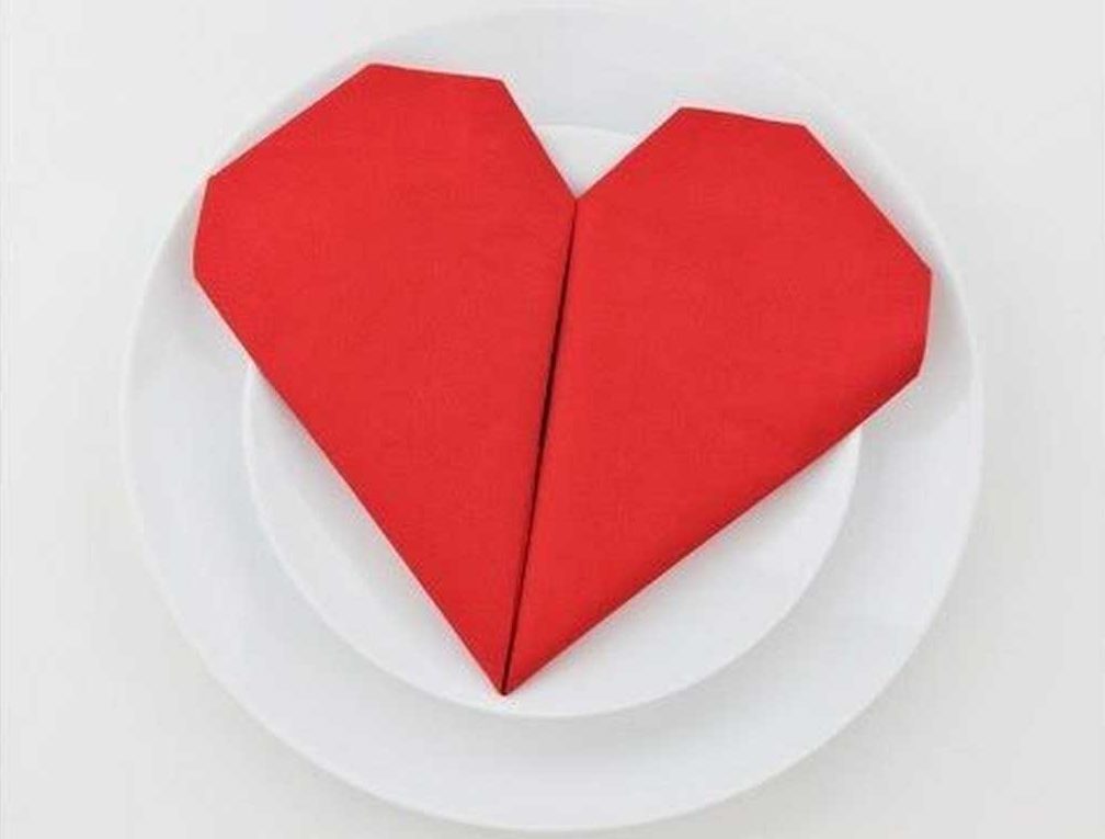 Tips to Fold the Napkin Folding in Heart Technique with Easy Ways