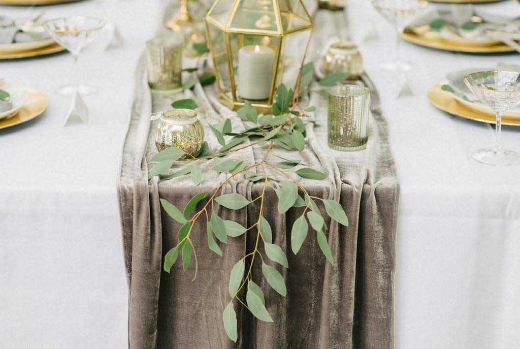 Finding Out the Best Way on Choosing Crushed Velvet Tablecloth Size