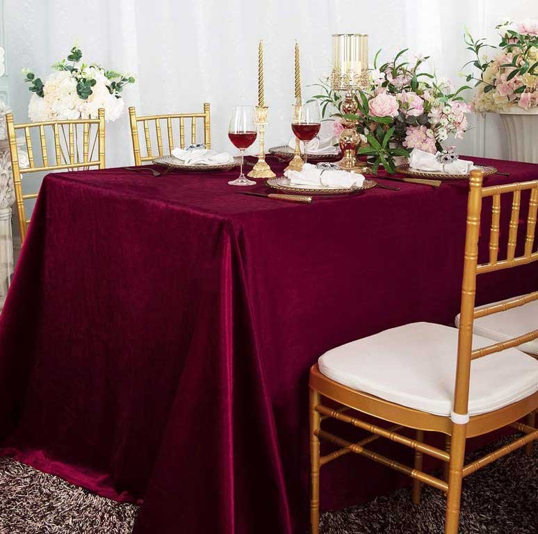 5 Benefits of Using Red Velvet Tablecloth You Should Consider