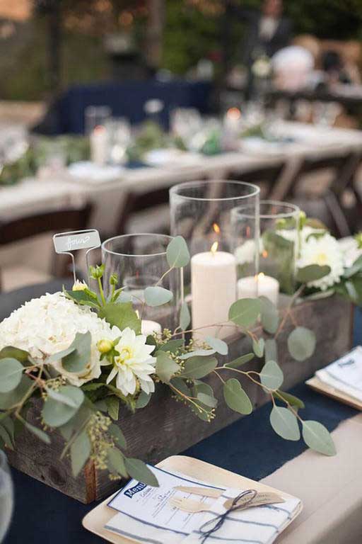 Simple And Beautiful, Here Are 5 Rustic Centerpieces for Round Tables