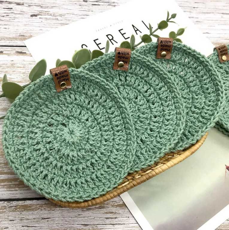 Perfect For Table Setting, Check Out These 5 Mint Green Placemats