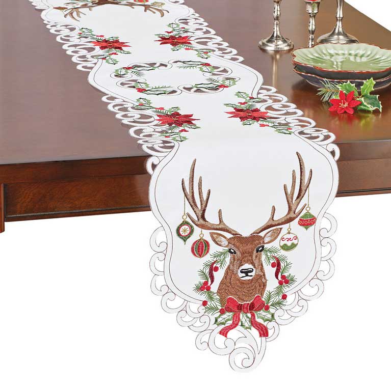 Best of Christmas Table Runner in Beaded Model For The Best Dinner Time