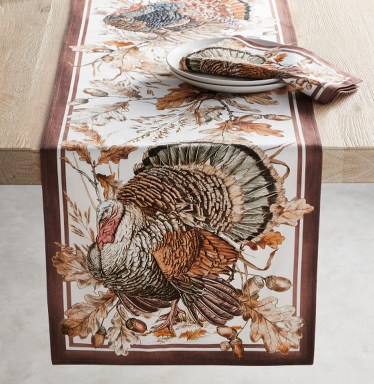 6 Seasonal Table Runners That Will Enhance the Dining Room Appeal