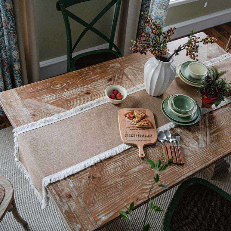 Perfect For Fancy Dining, Here Are Top 5 Of Wicker Table Runner