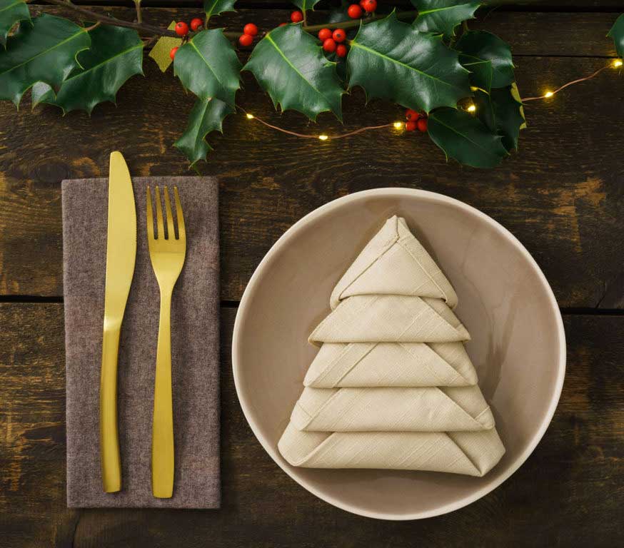 6 Eye-catching Christmas Napkin Folding Ideas