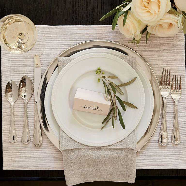 5 Beautiful Ways Of Napkin Placement For Wedding Decoration